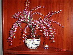 b Сакура из бисера..ствол гипс, акриловые краски...горшочек керамика.