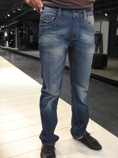 ЗАВТРА на ТУЛЕПристраиваю мужские джинсы размер 36 и размер 40 рост 34