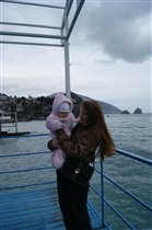 Катя с бабушкой на море 