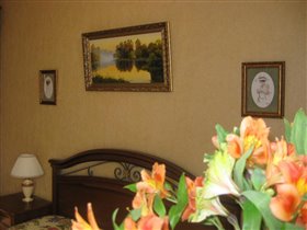 Дамы в интерьере