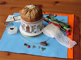 Домик и подарки от Lyasia