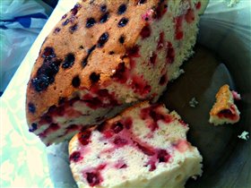 Пирог из красной смородины в мультиварке
