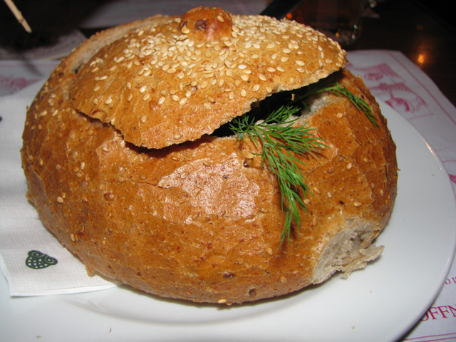 Bramboračka v chlebu (Брамборачка в хлебе)