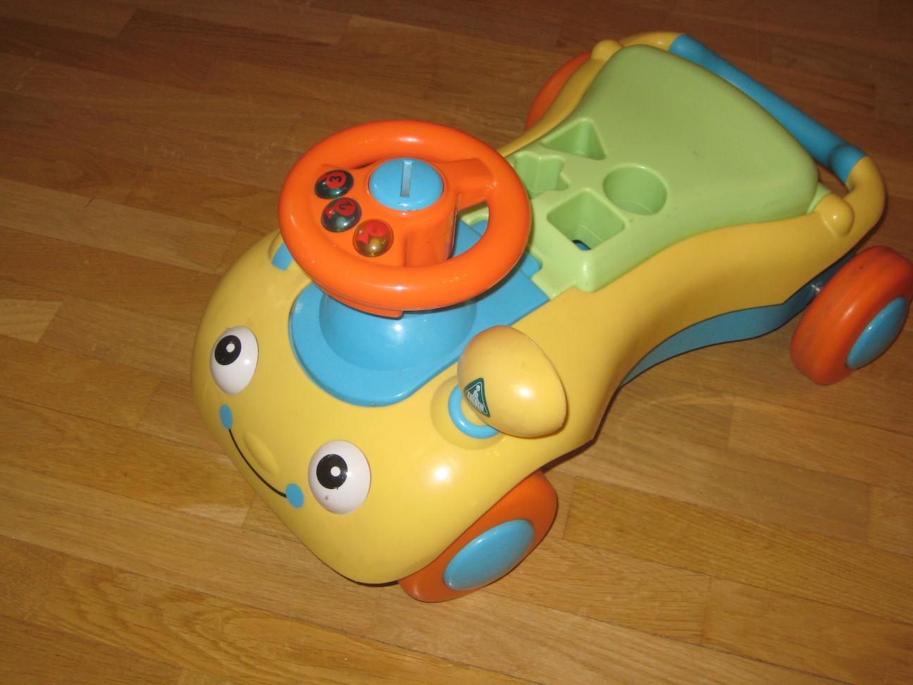 Машинка ELC, она же каталка. Мальчику 2-3 года