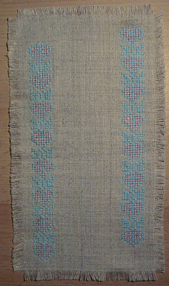 Сердечки. 'древние' вышивки из детства