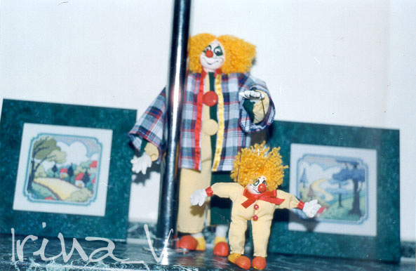 Клоуны(те же). Куклы