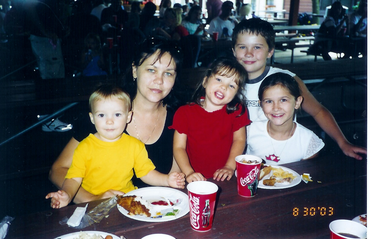 В парке. 4. Наши детки