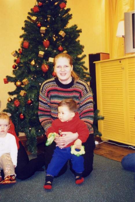 Под елкой мы сидим!. ДР mammik :)