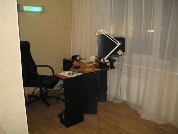 А это кабинетик мужа. Гостиная