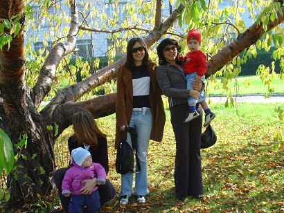 Трое с мелкими. Как мы встречали Дину