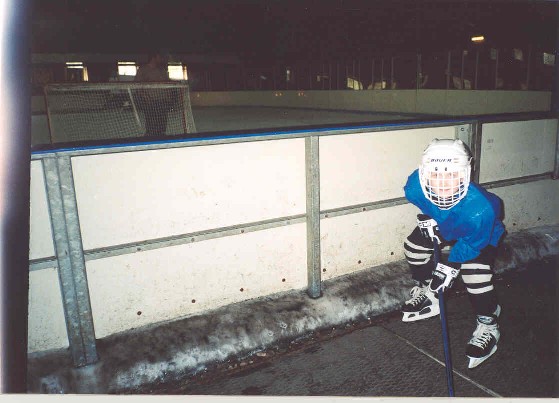 На каток прихожу первым. 2004