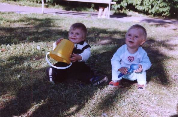 В парке со Степой. S malishami