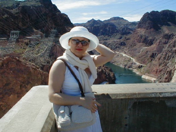 Это я на дамбе возле Лас Вегаса. В окресностях Лас Вегаса