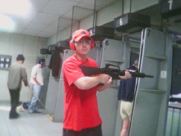 Вовчик в тире. Просто Вовчик