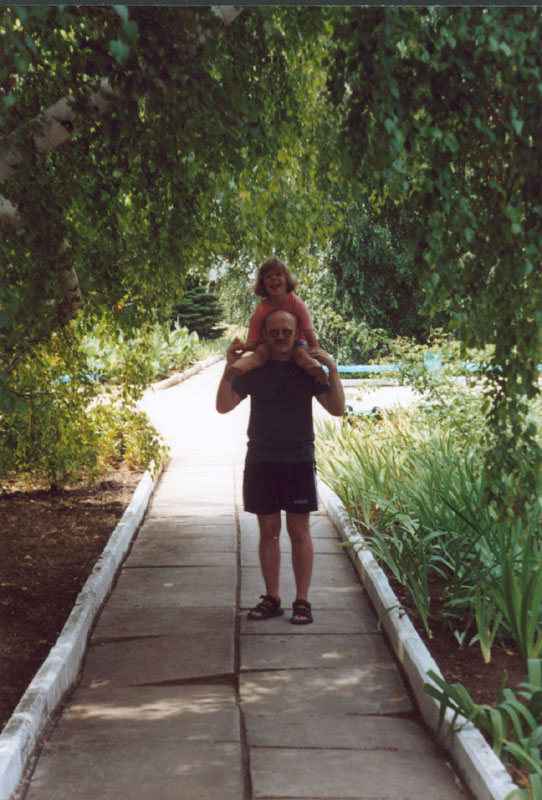 Алейка за корпусом.. Отдых в Николаевке