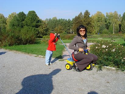 Катаем уставшую маму. Как мы встречали Дину