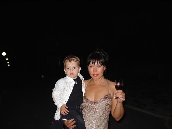 От Ферре:-))))))))))))))))))). Матвею два года!