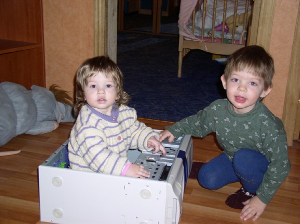 Илья и Кирилл. Дети 