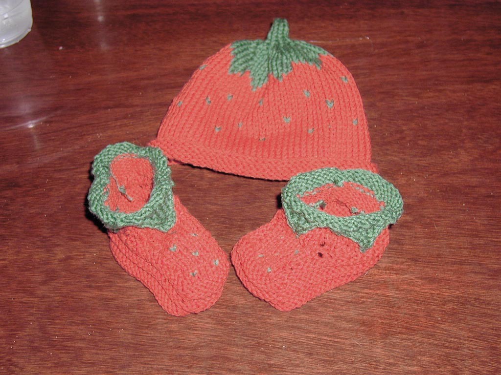 Фруктово-ягодные и другие забавные шапочки № 2