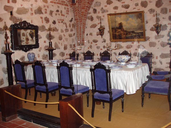 Музей внутри замка.. Тракай. Август 2005 г.