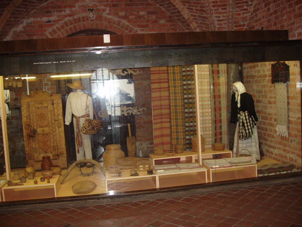 Музей внутри замка.. Тракай. Август 2005 г.