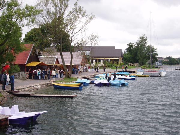 На другом берегу.... Тракай. Август 2005 г.