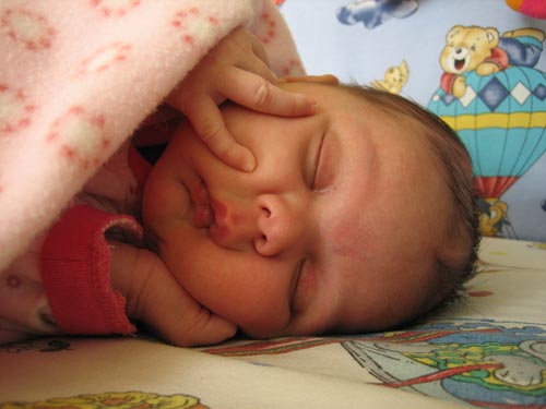 Ой, как меня плющит :)). Алька - нам второй месяц