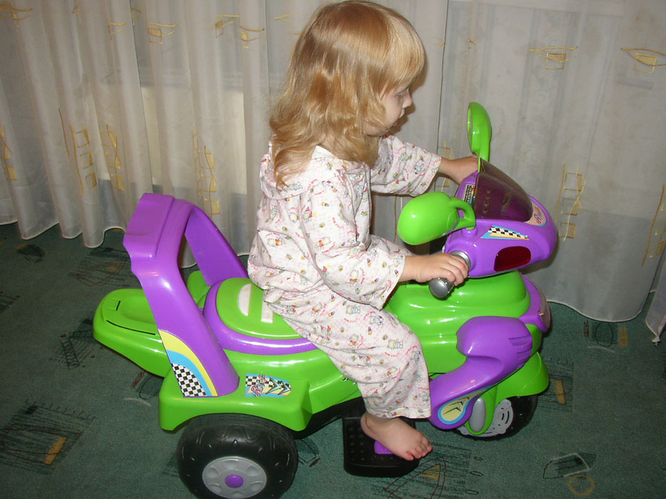 Гонщица. Frightfully friendly stitches - SCC304