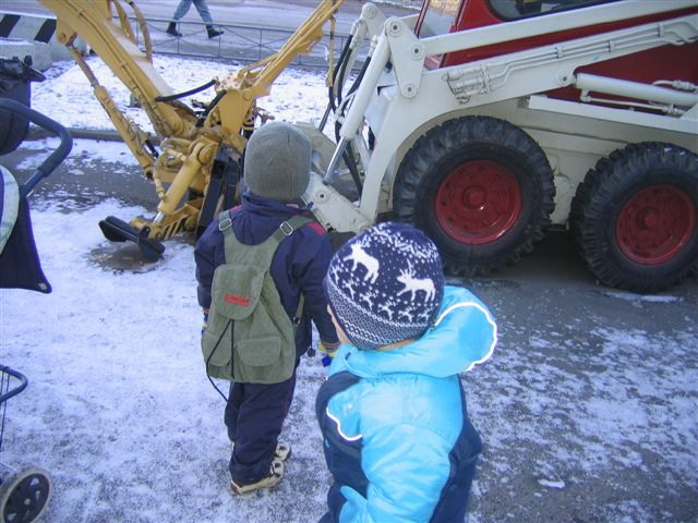 ВВЦ. Прогулка с Зуку 30.10.05
