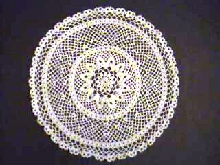 Serwetka robiona na aukcję dla 'Kolibra'. Szydełko