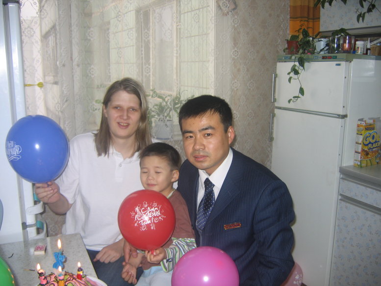 Семейная фотография :). День рождения 06.12.05