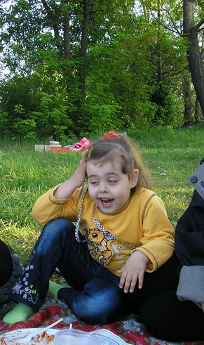 вот как принцессы умеют смеяться . 