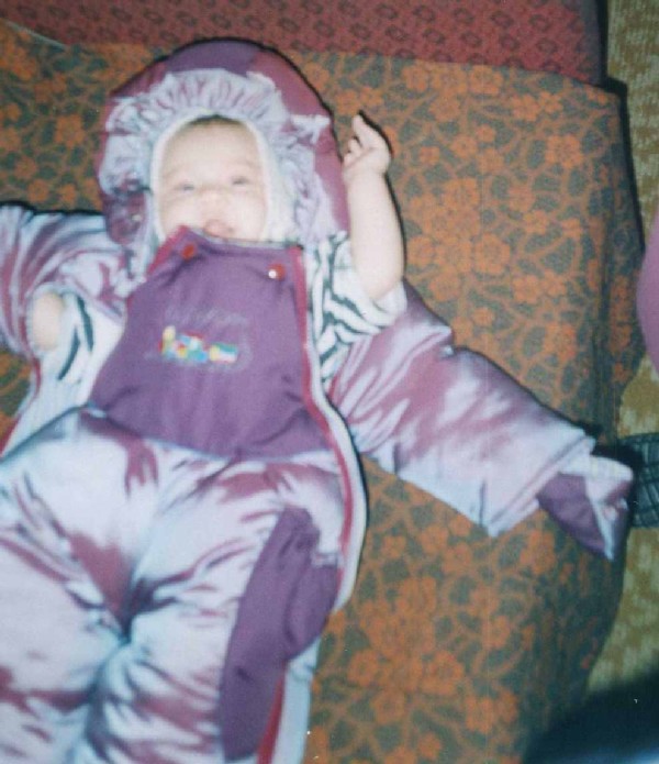 На прогулку. Младшая