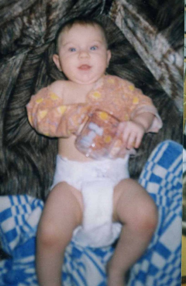 Я из поильника уже пью.... Младшая