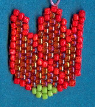 Тюльпан сам. БИСЕР