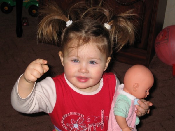 Миленица с куколкой. Фотки с удаленных рег