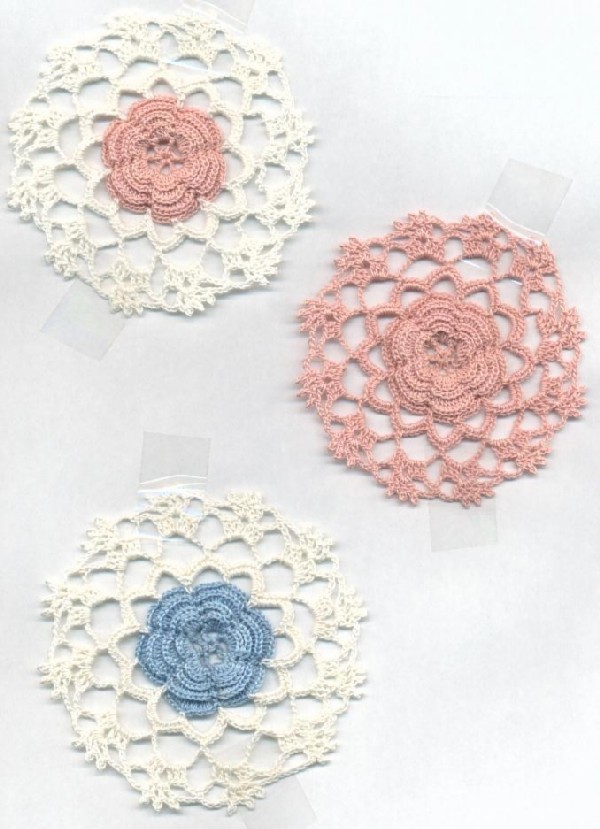 Салфетки , подушки.