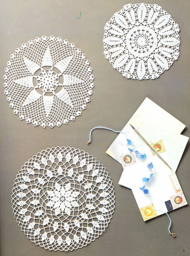 Салфетки , подушки.