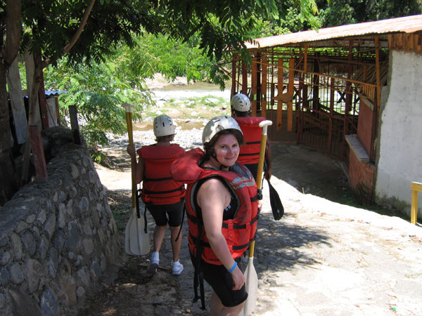 Перед посадкой в рафт. . Доминикана