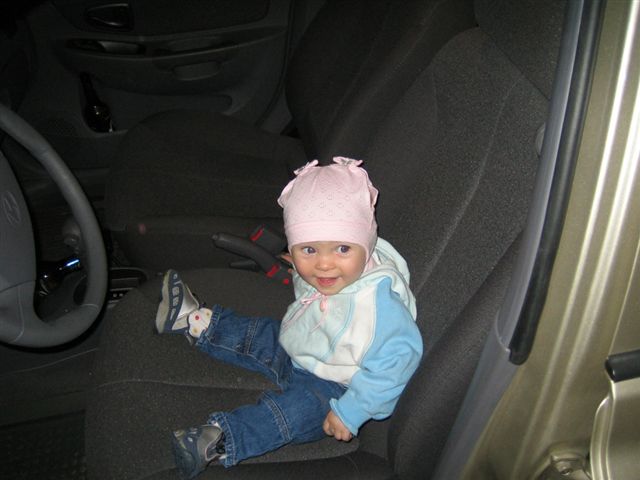 Юная автомобилистка. 