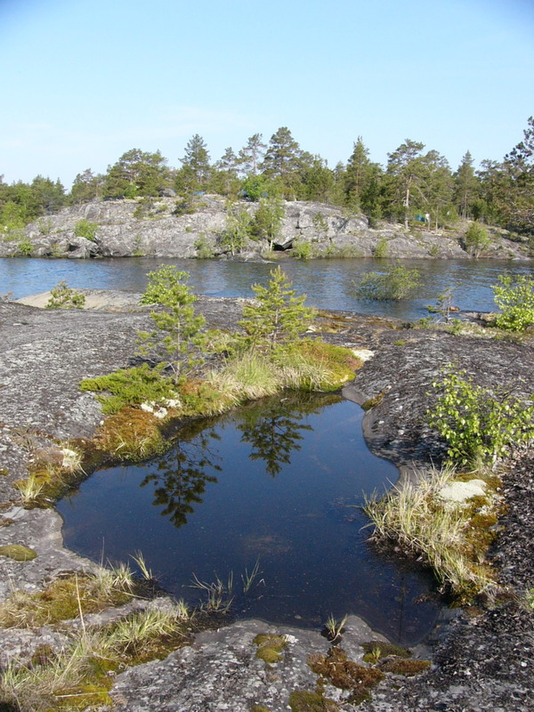 острова, заливчики и Ладога кругом. На ялах поЛадожским шхерам