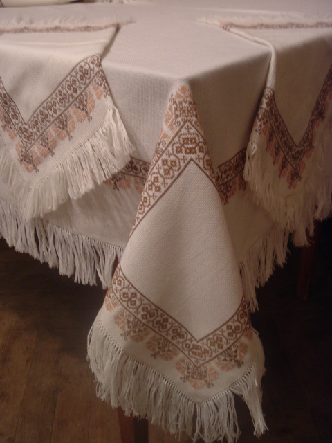 Скатерть. Мои вышитые ниточки