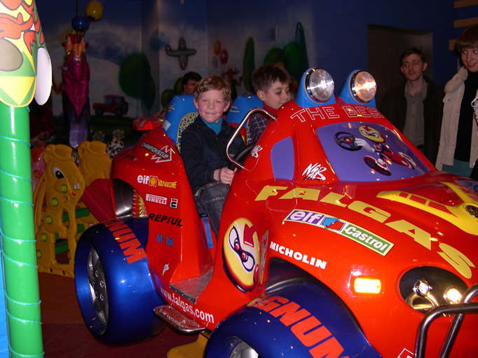 На большой машине. 04 Первый поход в цирк