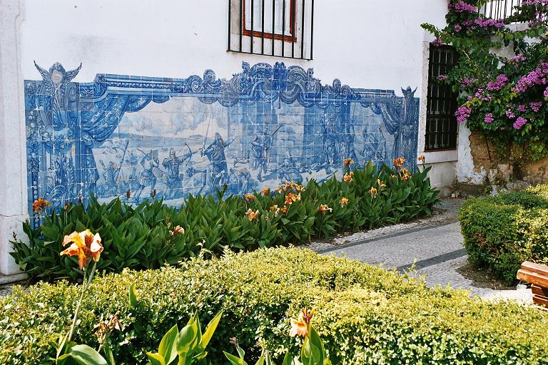 Оформление стен церкви. Португалия