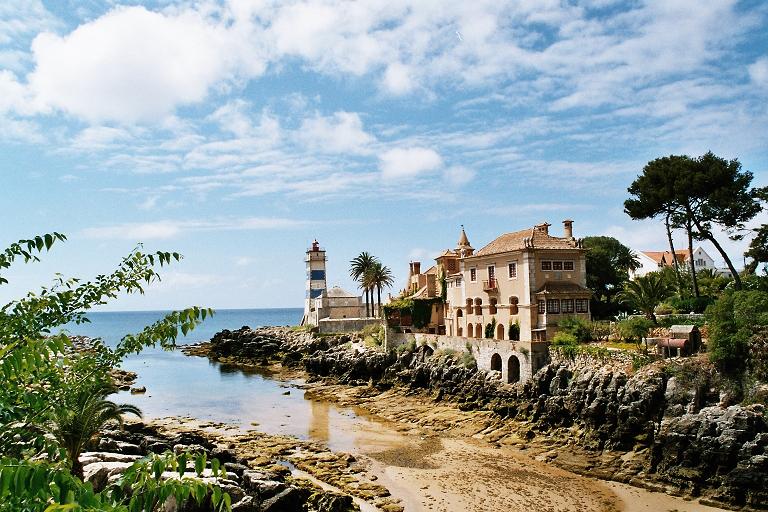 Кашкаиш, сюда выходили окна нашего отеля. Португалия