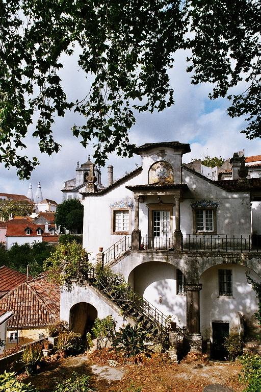 другой домик в Синтре. Португалия