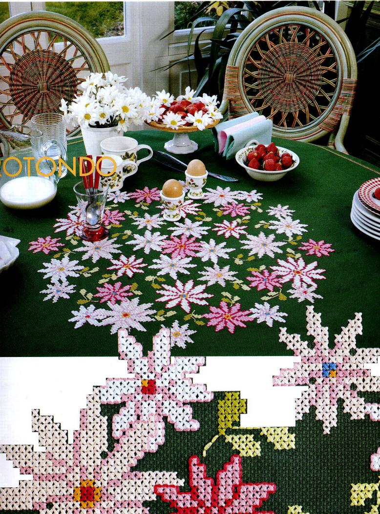 в нежно-розовых тонах. Цветы, бабочки... - Flowers, butterflies...