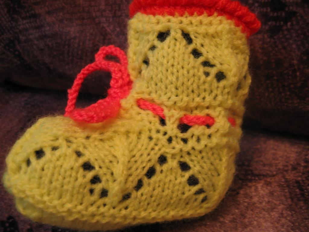 Новые хвастушки - пинетки, носки, подушка