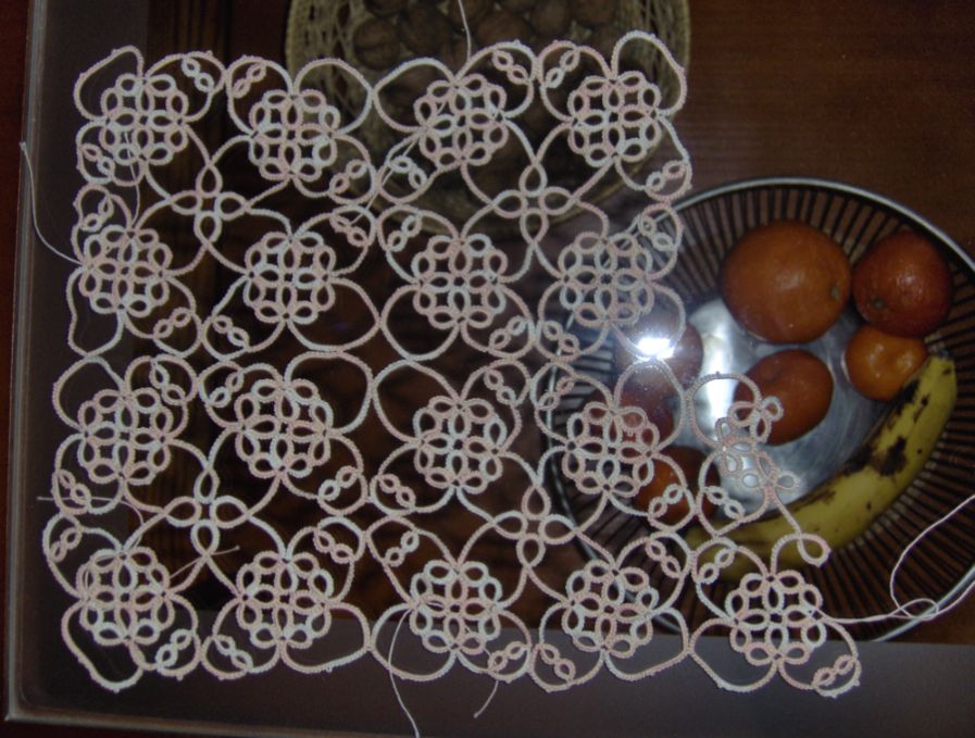 i kolejne. Frywolitka