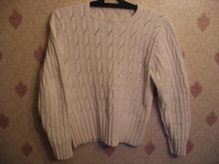 Джемпер белого цвета. Вязание